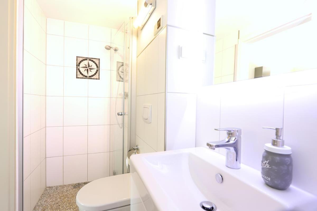 Appartement & Ferienwohnungen Thiess Росток Экстерьер фото