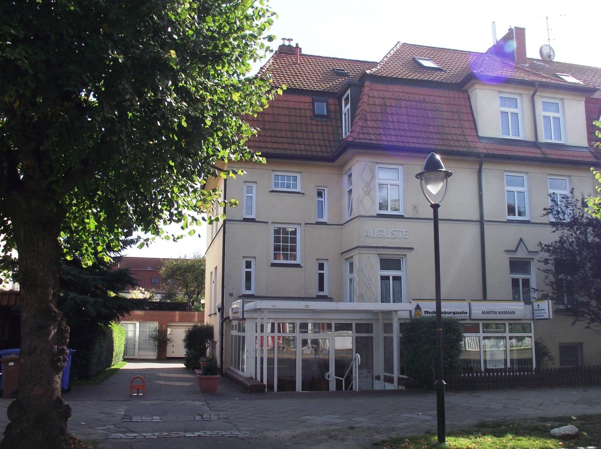 Appartement & Ferienwohnungen Thiess Росток Экстерьер фото